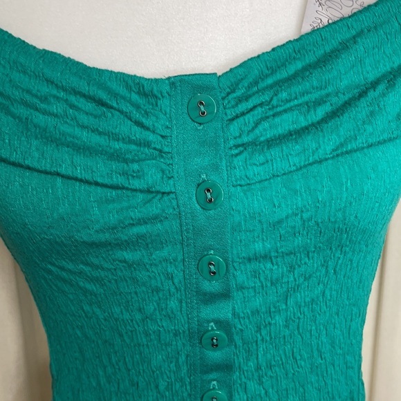 NWT- FREE PEOPLE GREEN SCRUNCHED COLD SHOULDER TOP - Picture 4 of 11